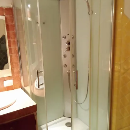 Smeralda Room's Habitación en casa particular Olbia