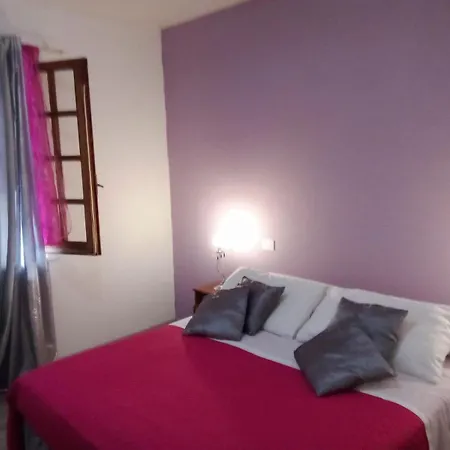 Smeralda Room's בית אירוח אולביה