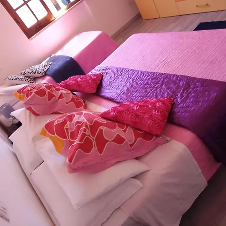 Smeralda Room's * אולביה