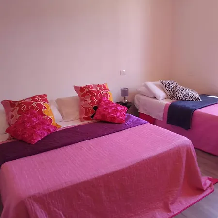 בית אירוח Smeralda Room's *